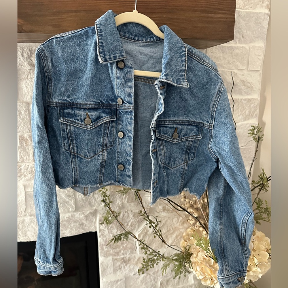Cropped Jean Jacket🩵